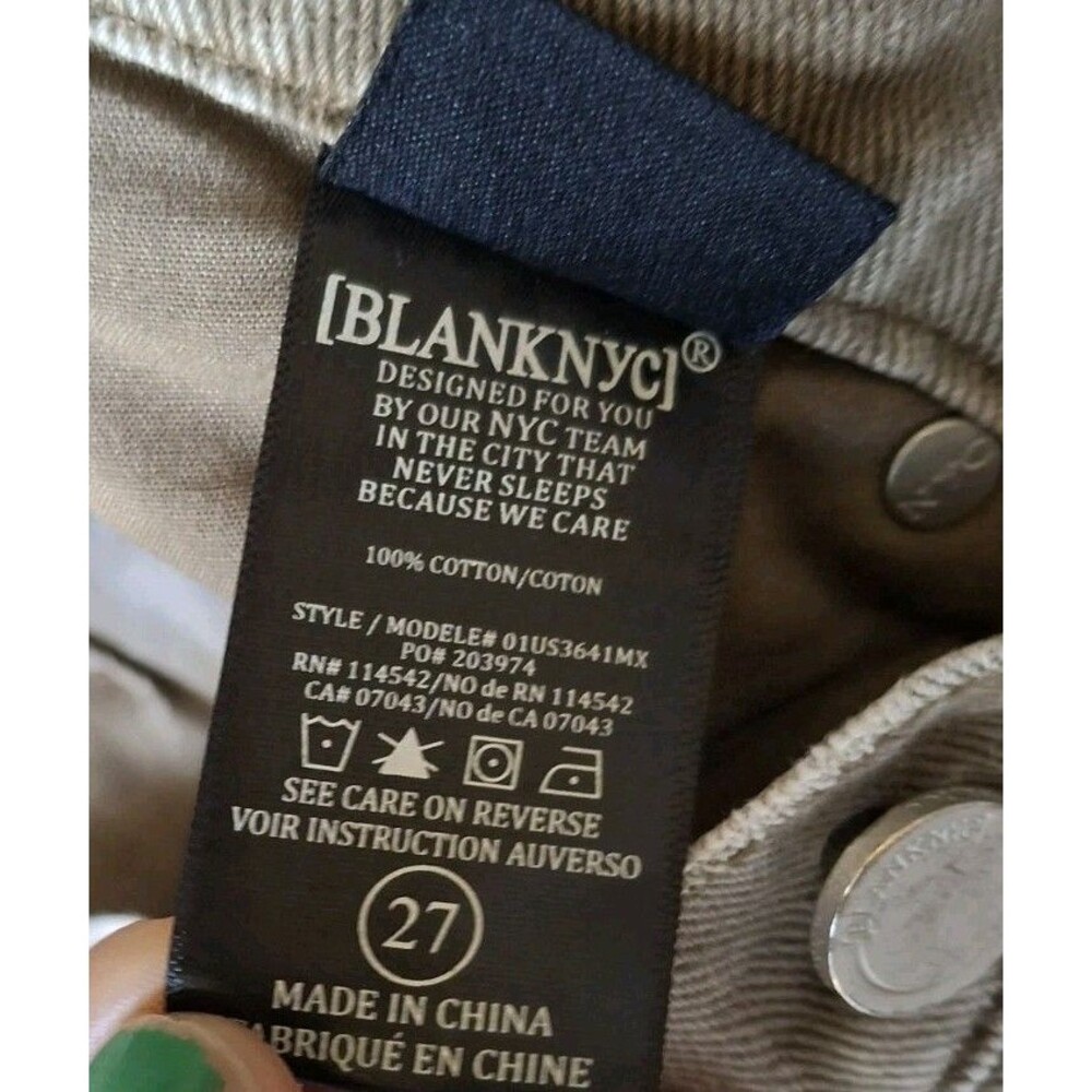BLANK NYC High Rise Barrel Leg Jeans Size 27 The Bowery Distressed Denim Pants - Picture 4 of 9